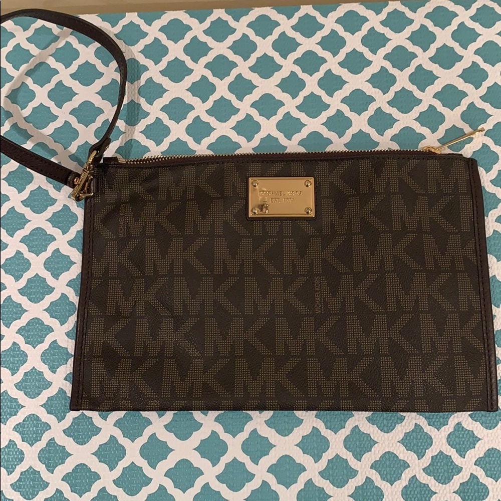 Michael Kors Wristlet